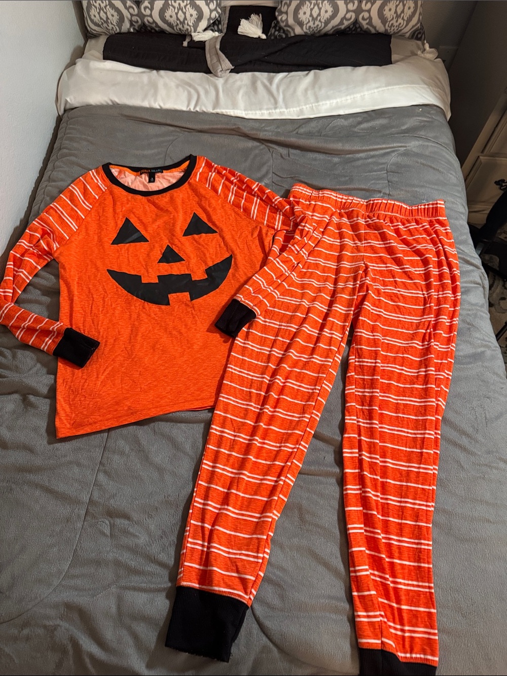 Derek Heart Orange & Black Jack-O'-Lantern men’s unisex Pajama Set Sz s
